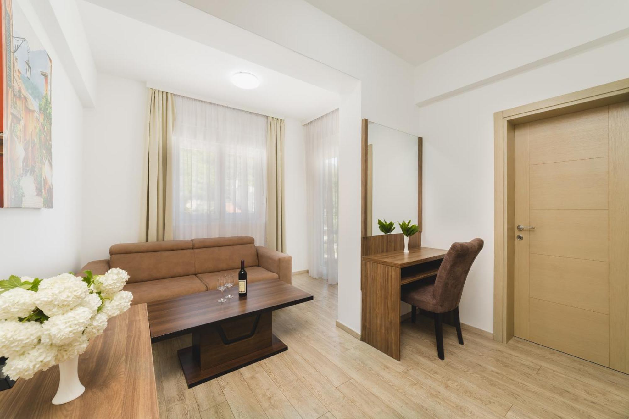 Hotel 219 Будва Экстерьер фото